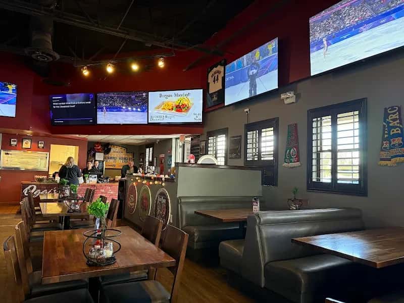 Oggi's Sports, Brewhouse & Pizza — venue photo 3