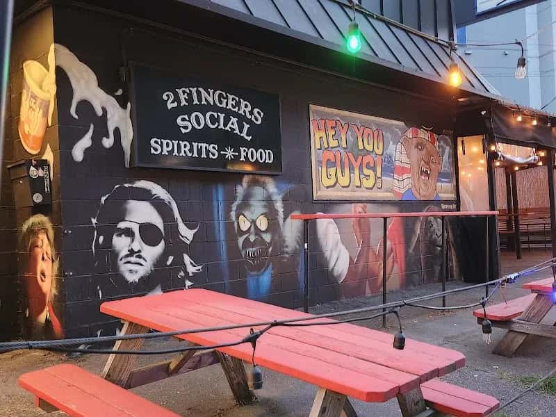 2 Fingers Social — venue photo 4