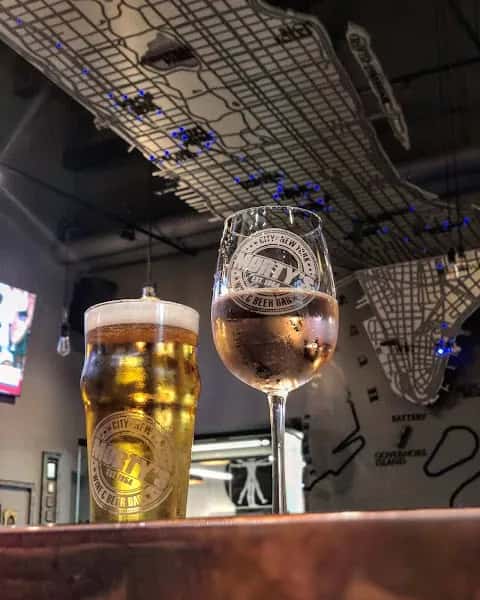 Morty's Wine and Beer Bar — venue photo 4