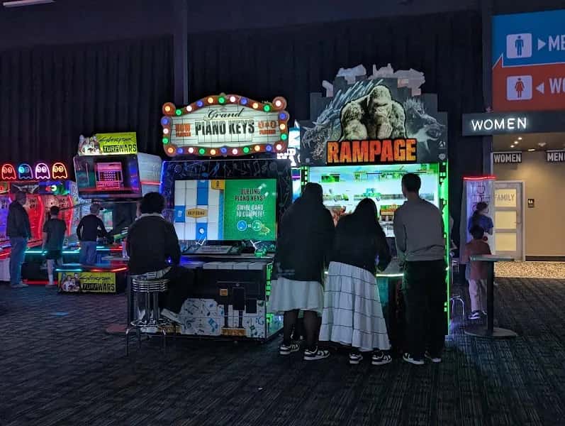 Dave and Buster's (Woburn) — venue photo 4