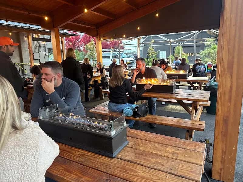 Corner 14 Oregon City  — venue photo 4