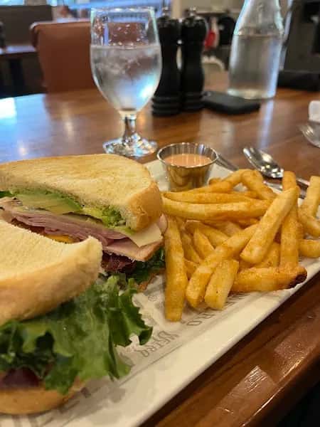 Meriwether's Bistro at the Hells Canyon Grand Hotel — venue photo 5