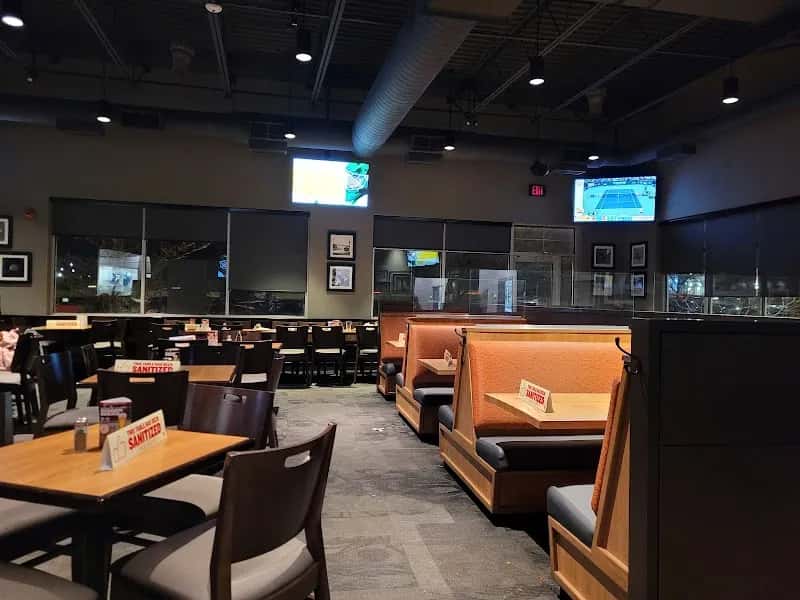 Boston Pizza Burlington South — venue photo 4