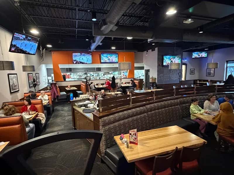 Boston Pizza_Main St W — venue photo 2