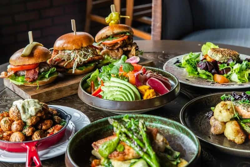 Out of Bounds Restaurant  — venue photo 2