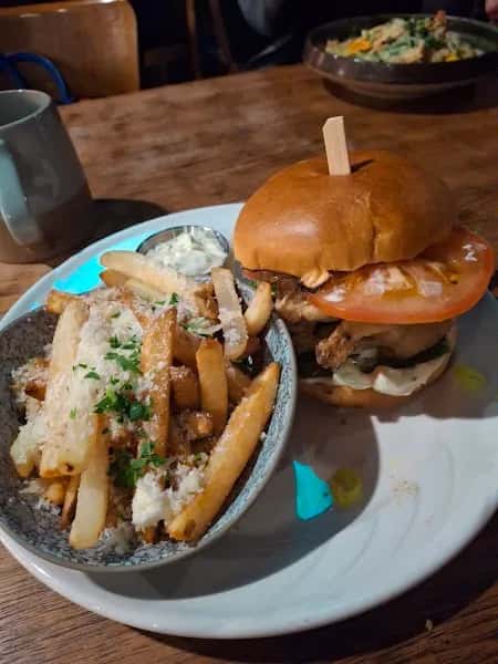 Out of Bounds Restaurant  — venue photo 4