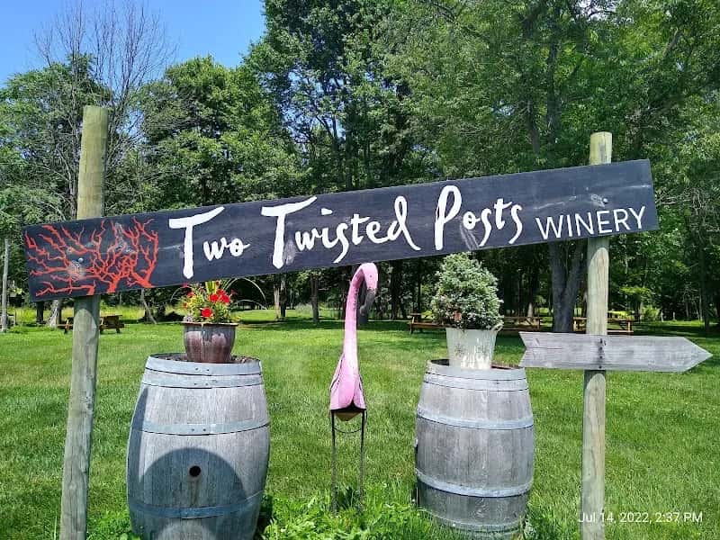 Two Twisted Posts Winery — venue photo 2