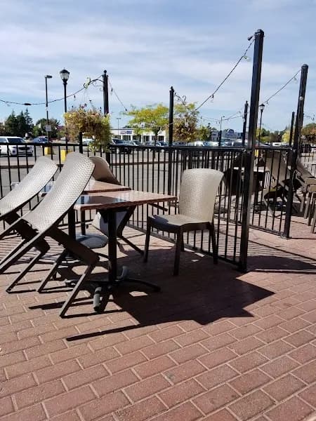 Broadway Bar and Grill (Orleans) — venue photo