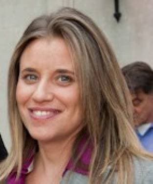 Jennifer Finn - PaintNite artist profile image