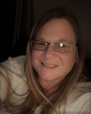 Tammy Reinhart - PaintNite artist profile image