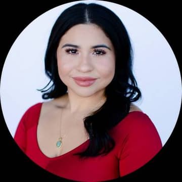 Liz Rivas - PaintNite artist profile image
