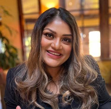 Tayaba - PaintNite artist profile image