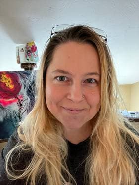 Liz Oswald , Gilford, NH | Powered by Yaymaker