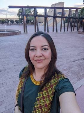 Silvia Temiss - PaintNite artist profile image