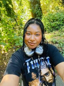 Ania  Whitaker profile photo