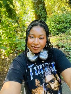 Ania  Whitaker - PaintNite artist profile image