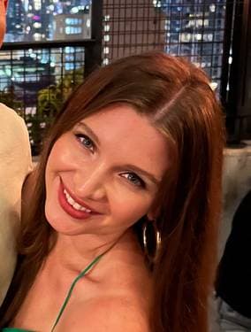 Adriana Almanza 22 shop logo