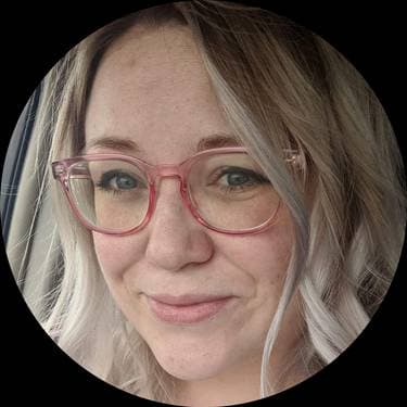 Felicia Crichton - PaintNite artist profile image