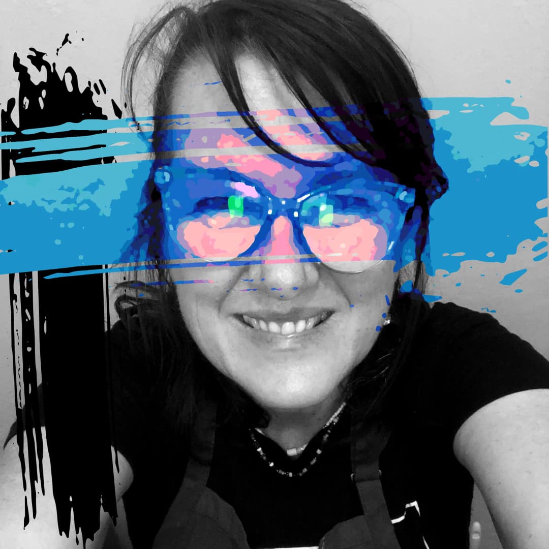 Paint at Home with Me, Salli