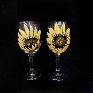 Sunflower Wine Glasses - Paint and sip event at Mack's in BABYLON, NY - PaintNite.com