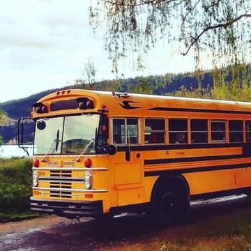 Oyama Lake Paint Party Bus - PaintNite event location