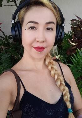 Kristy-Li Strand shop logo