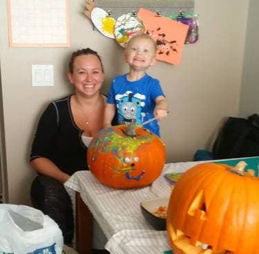 Rachelle Kuzyk - PaintNite artist profile image