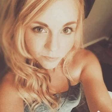 Kayla McIntyre - PaintNite artist profile image