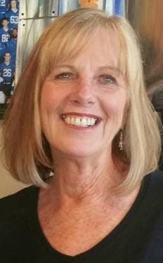 Crafty lady - PaintNite artist profile image