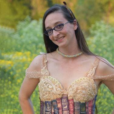 Shannon Valencia - PaintNite artist profile image