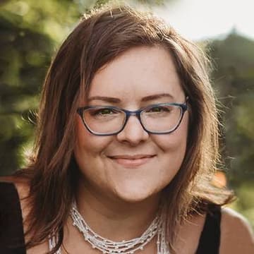 Melanie Beaudoin - PaintNite artist profile image