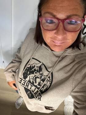 Sonya Daoust - PaintNite artist profile image