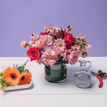 Flower Workshop: Seasonal Centerpieces - Paint and sip event at City Winery (Ivy City) in Washington, DC - PaintNite.com