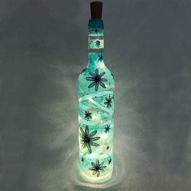 Daisy Wine Bottle - Paint and sip event at Gambardella's Pasta Bella - SOON TO BE SALTY'S ON 2ND in Fairbanks, AK - PaintNite.com