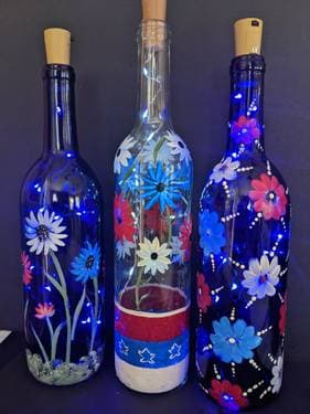 On Demand:Daisies on Illuminated Bottle with Priya Maikandan