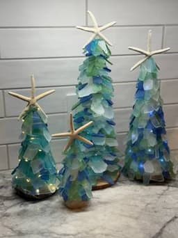 Seaglass Christmas Tree - 9" Tree thumbnail