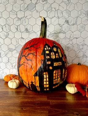 Paint your own Pumpkin - Paint and sip event at Hunters Bowl / Reds Bar & Grill Fairhaven in Saskatoon, SK - PaintNite.com