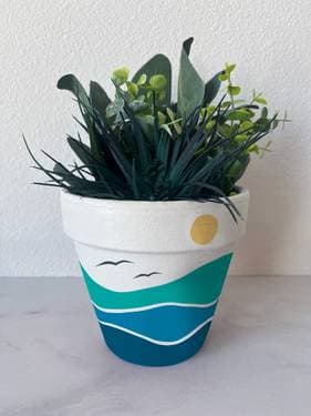 Rolling Waves Planter - Paint and sip event at Bright Spark Brewing in Ventura, CA - PaintNite.com