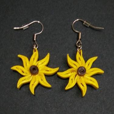 Paper Quilling - Sunflower Earrings - Paint and sip event at The Rec Room - Square One in Mississauga, ON - PaintNite.com