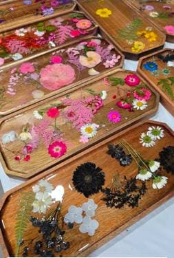 Charcuterie Boards With Resin & Pressed Flower - Paint and sip event at La Terraza in Sacramento , CA - PaintNite.com