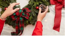 Seasonal Winter Wreath thumbnail