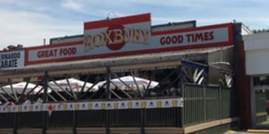 Z Roxbury Grill - PaintNite event location