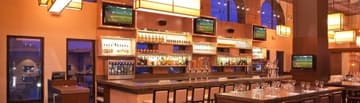Waterline Restaurant at Boston Marriott Long Wharf - PaintNite event location