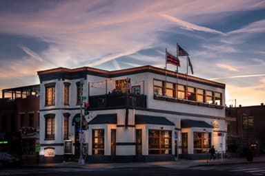 Nellie's Sports Bar - PaintNite event location