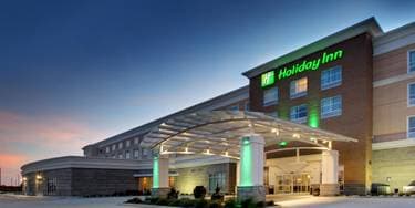 Holiday Inn and Suites , Peoria, IL | Yaymaker