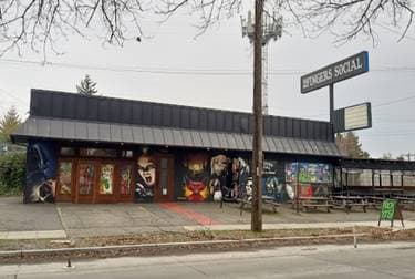 2 Fingers Social , Seattle, WA | Yaymaker