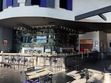 Double O bar and nightclub