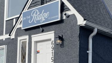 On The Ridge , Niagara falls, ON | Yaymaker