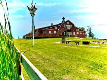 Whitetail Meadow , Ste agathe, MB | Yaymaker