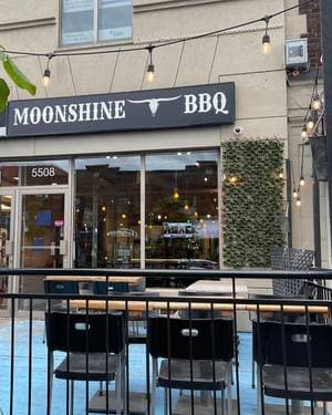 Restaurant Moonshine BBQ